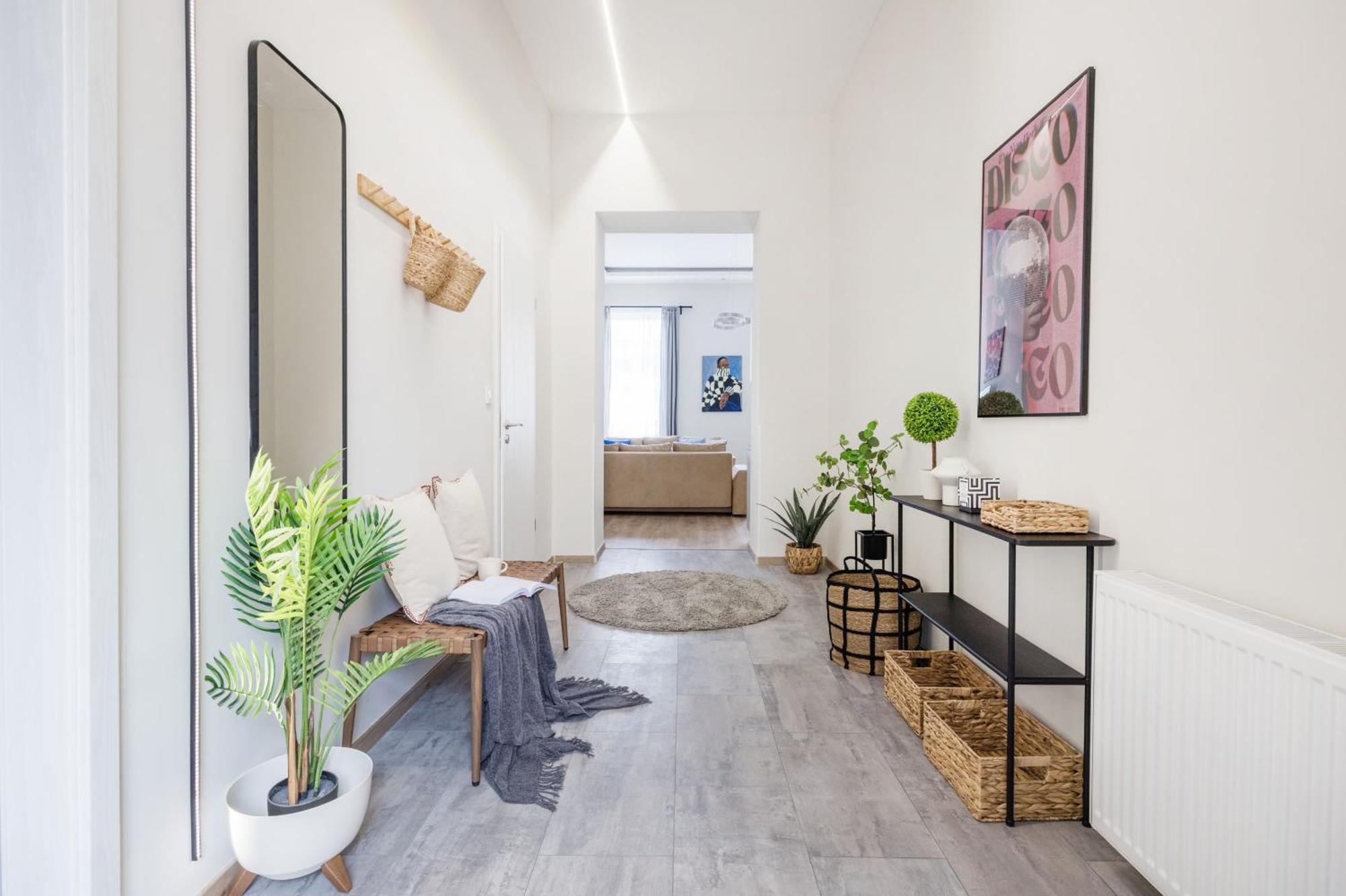 Central Budapest Oasis - Modern Charm, Timeless Comfort Esterno foto