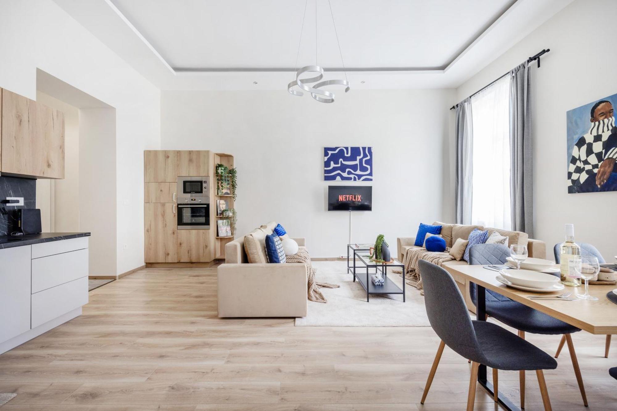Central Budapest Oasis - Modern Charm, Timeless Comfort Esterno foto
